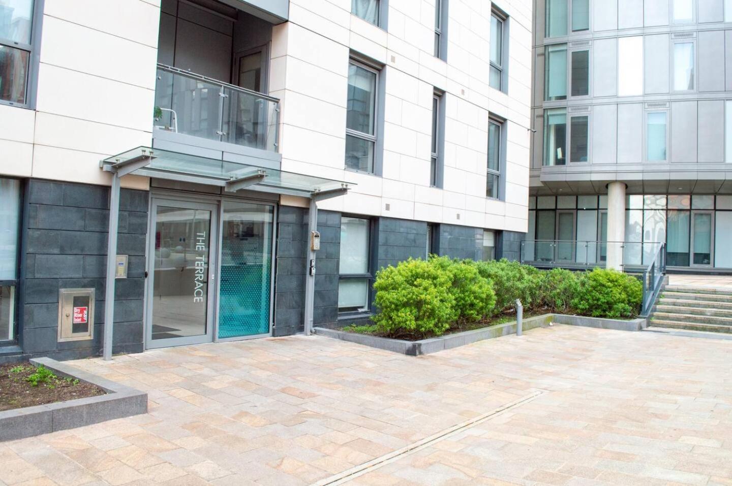 Stunning Mersey View Flat W Parking In リヴァプール エクステリア 写真