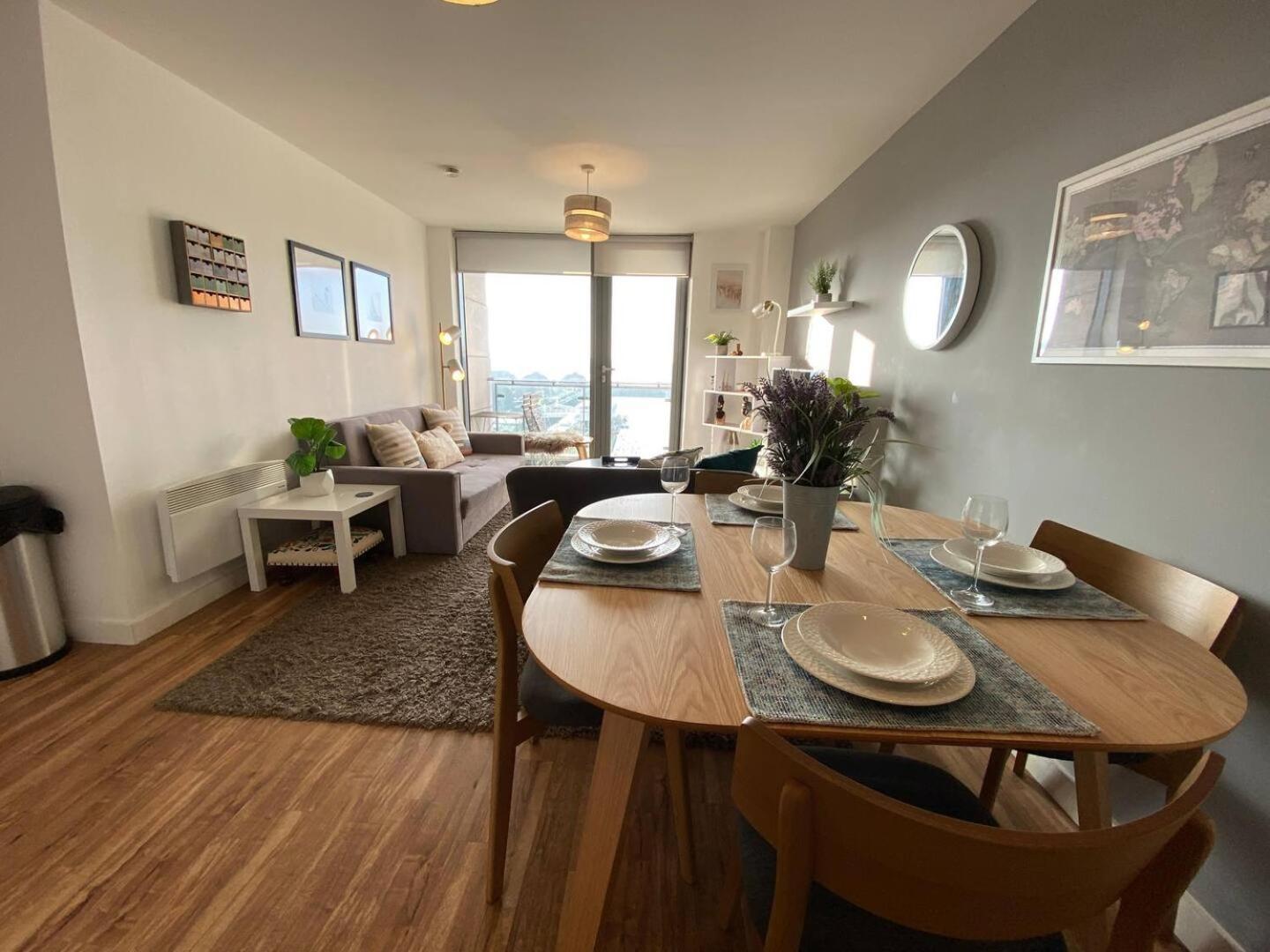 Stunning Mersey View Flat W Parking In リヴァプール エクステリア 写真