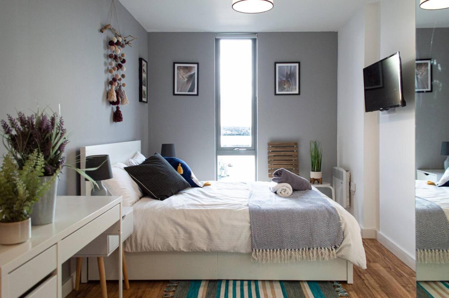Stunning Mersey View Flat W Parking In リヴァプール エクステリア 写真