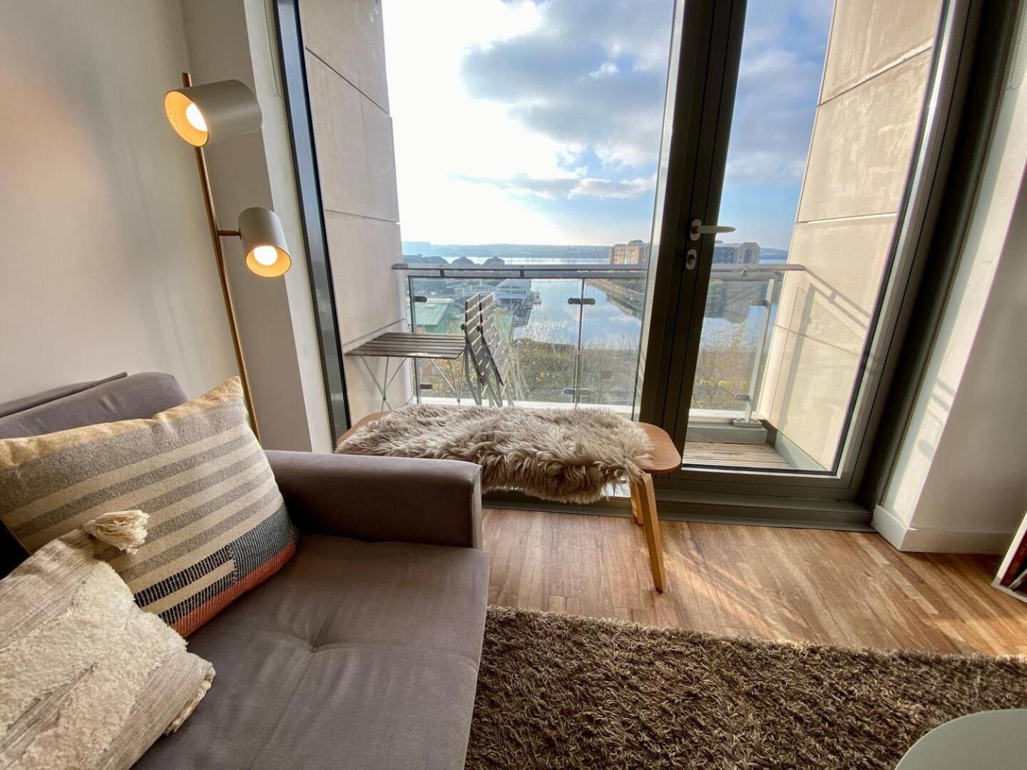 Stunning Mersey View Flat W Parking In リヴァプール エクステリア 写真