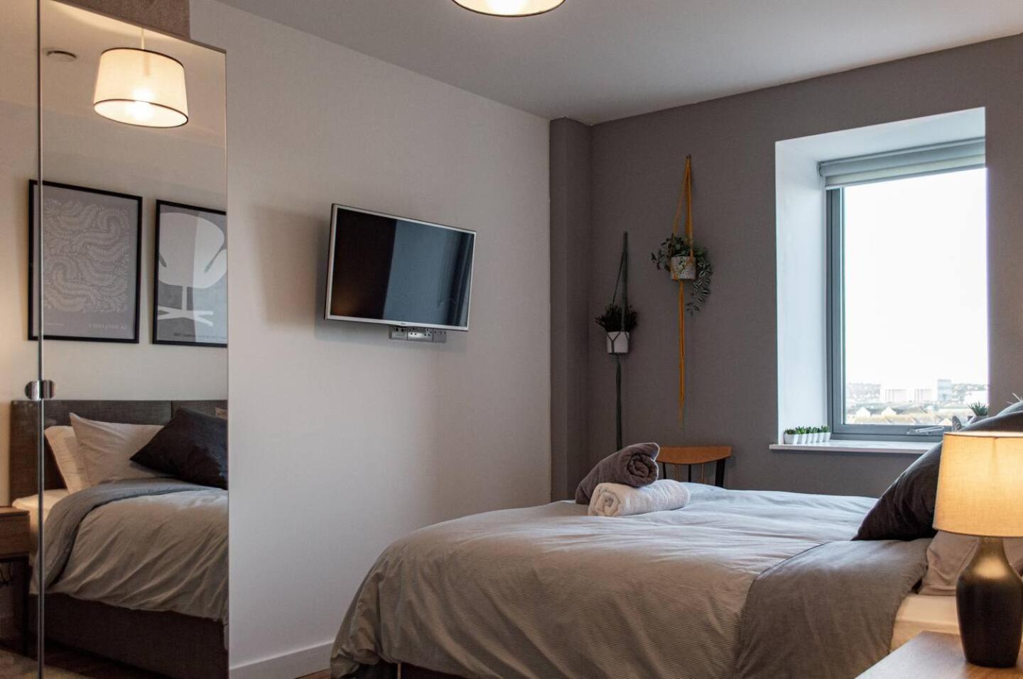 Stunning Mersey View Flat W Parking In リヴァプール エクステリア 写真