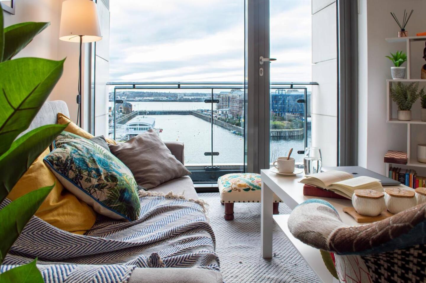Stunning Mersey View Flat W Parking In リヴァプール エクステリア 写真