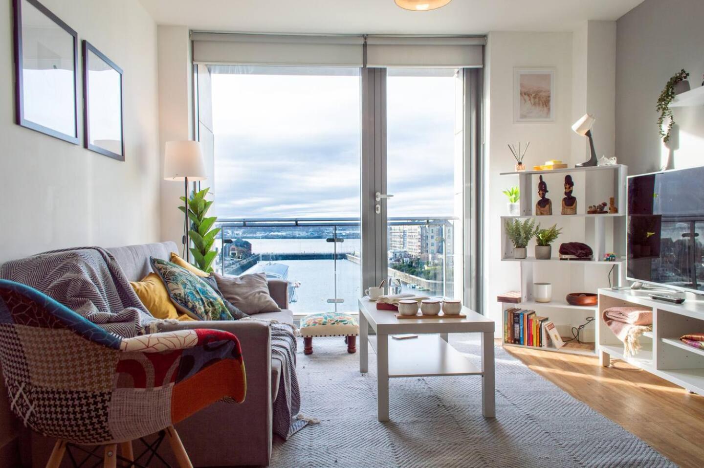Stunning Mersey View Flat W Parking In リヴァプール エクステリア 写真