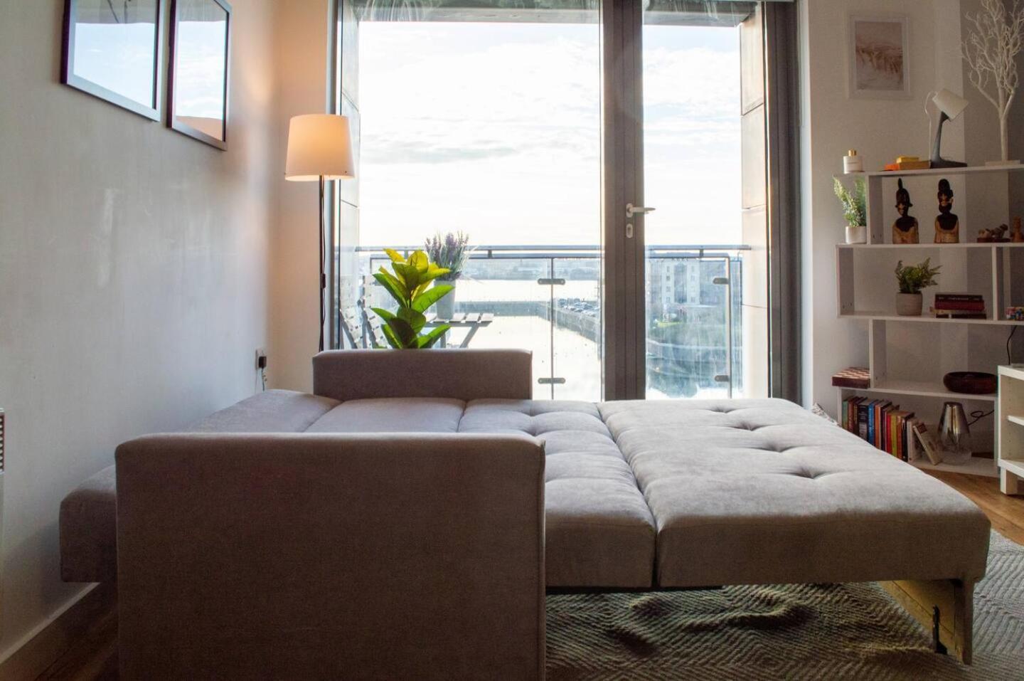 Stunning Mersey View Flat W Parking In リヴァプール エクステリア 写真